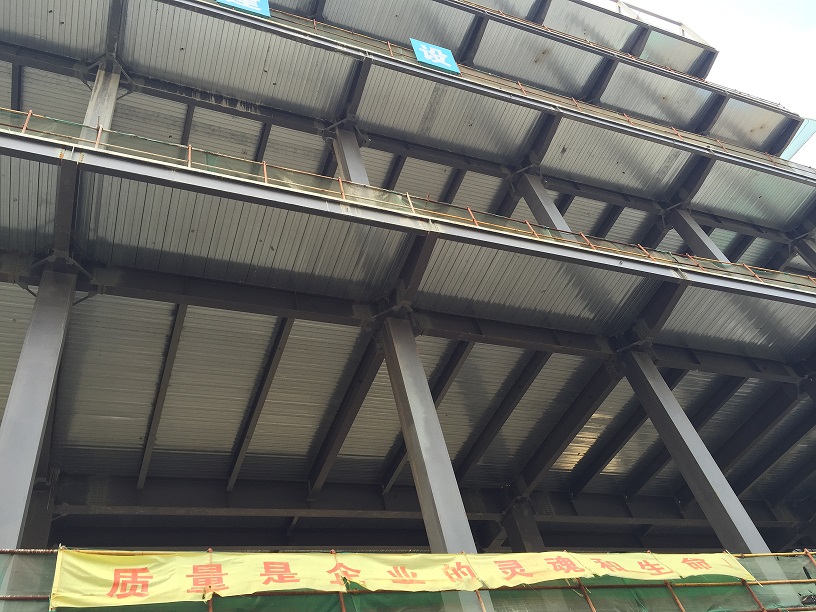 拓佳鋼構(gòu)YXB65-185-555樓承板在湖北鼎杰奧迪汽車城市展廳工程應(yīng)用
